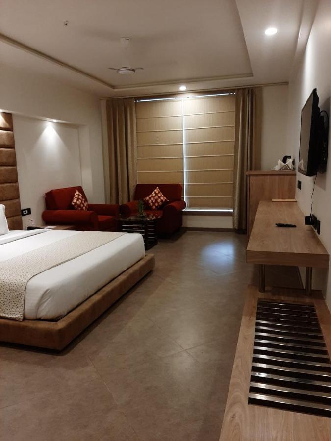 Park Avenue And Resorts Sikar Экстерьер фото